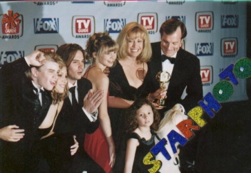 Photos de Mackenzie Rosman - First annual TV Guide Awards 02.01.1999 - 2